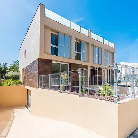 Semi Detached Chalet Right Side 別荘